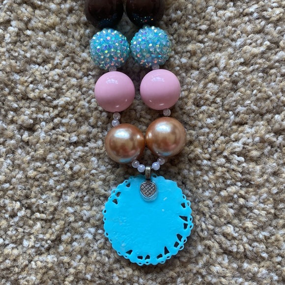 Girls Beaded Necklace - Picture 6 of 8